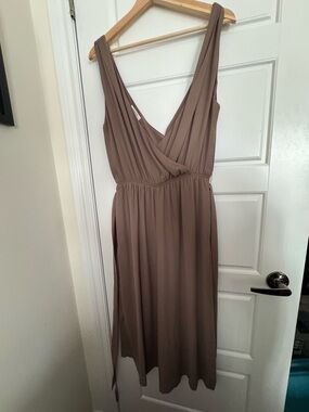 Sleeveless Taupe V-Neck Jumpsuit